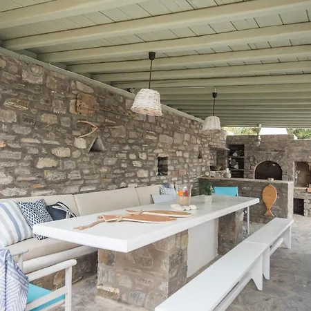 Zoi Isterni (Paros)